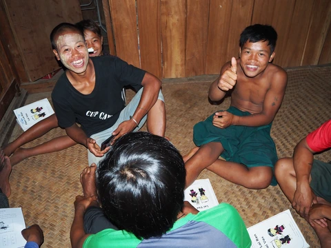 Phuang kùang nyawm cih ren cih lai vax